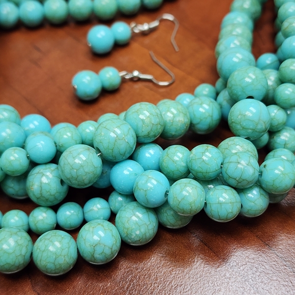 Vintage Chunky Faux Turquoise Beaded Statement Necklace and Pierced Earring Set - Picture 3 of 9